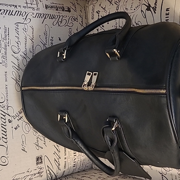 Weekender Bag - Picture 4 of 8